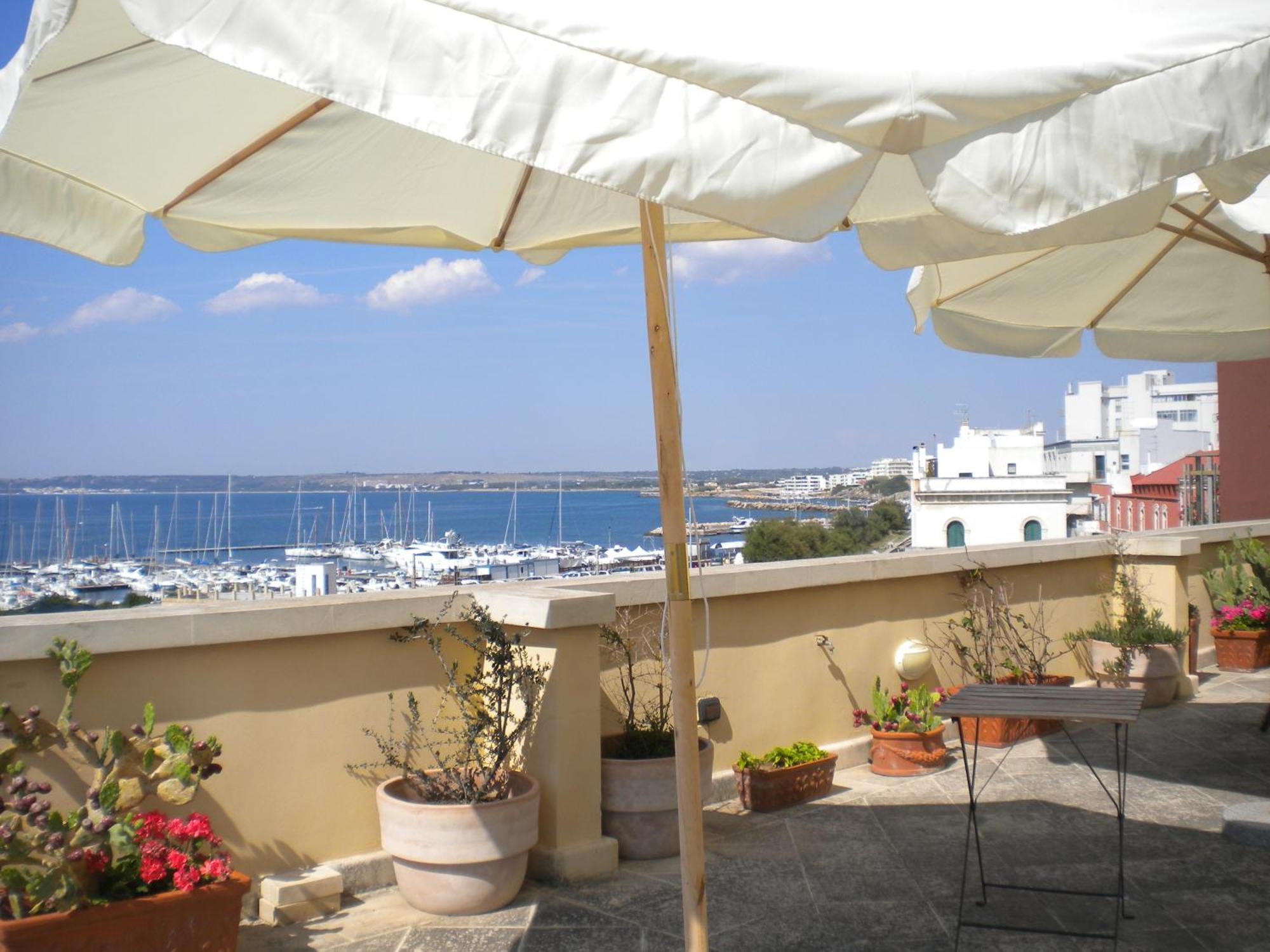 Palazzo Vergine - By Inside Salento 갈리폴리 외부 사진